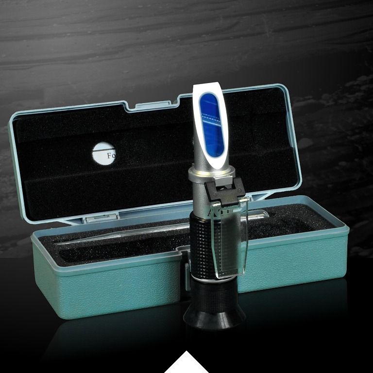 Refractometer